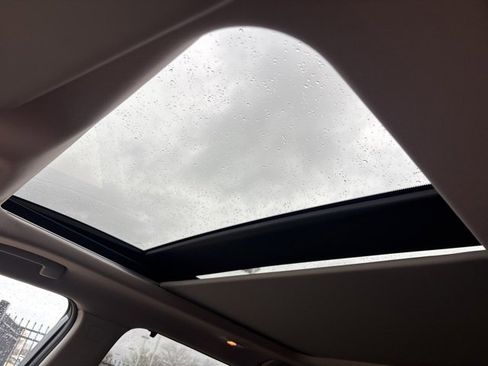 Used 2025 Nissan Rogue SV w/ SV Premium Package image 10