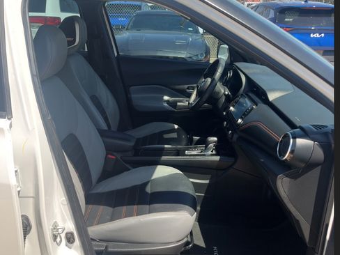 Used 2021 Nissan Kicks SR w/ SR Premium Package FWD image 25