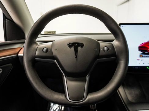 Used 2024 Tesla Model Y Performance AWD/4WD image 14