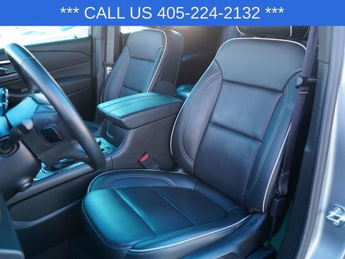 Used 2023 Chevrolet Traverse Premier w/ Redline Edition FWD image 19