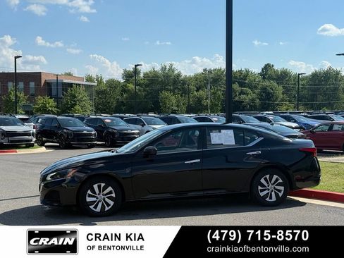 Used 2024 Nissan Altima 2.5 S FWD image 4