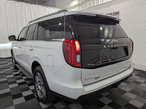 Used 2025 Ford Expedition Active AWD/4WD image 13