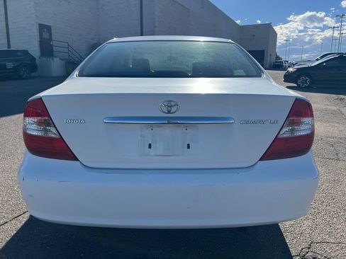 Used 2002 Toyota Camry SE FWD image 4
