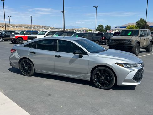 Used 2022 Toyota Avalon XSE FWD image 5