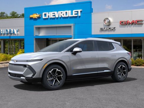 New 2025 Chevrolet Equinox EV LT w/ Convenience Package AWD/4WD image 2