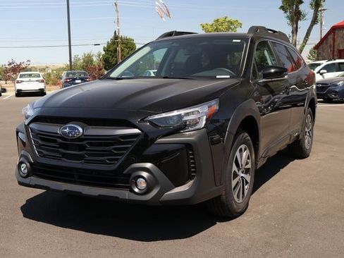 Used 2025 Subaru Outback Premium image 7