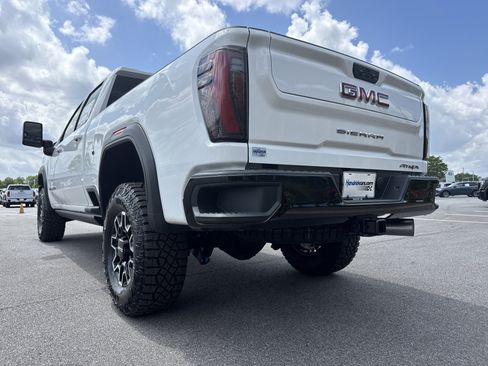 New 2026 GMC Sierra 2500 AT4X AWD/4WD image 8