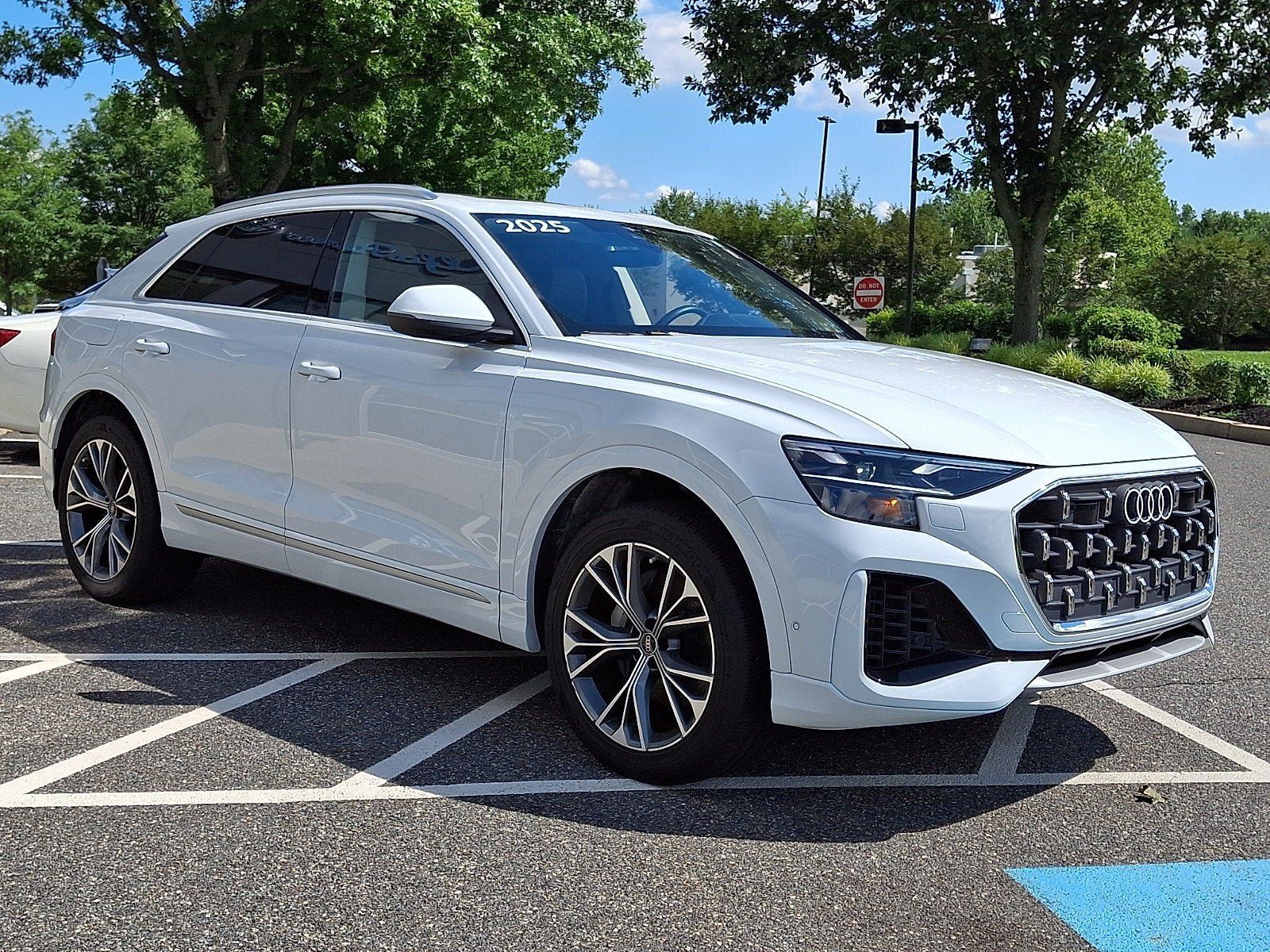 Used 2025 Audi Q8 Premium Plus AWD/4WD image 3