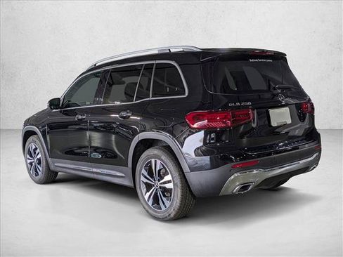 Certified 2025 Mercedes-Benz GLB 250 4MATIC image 11