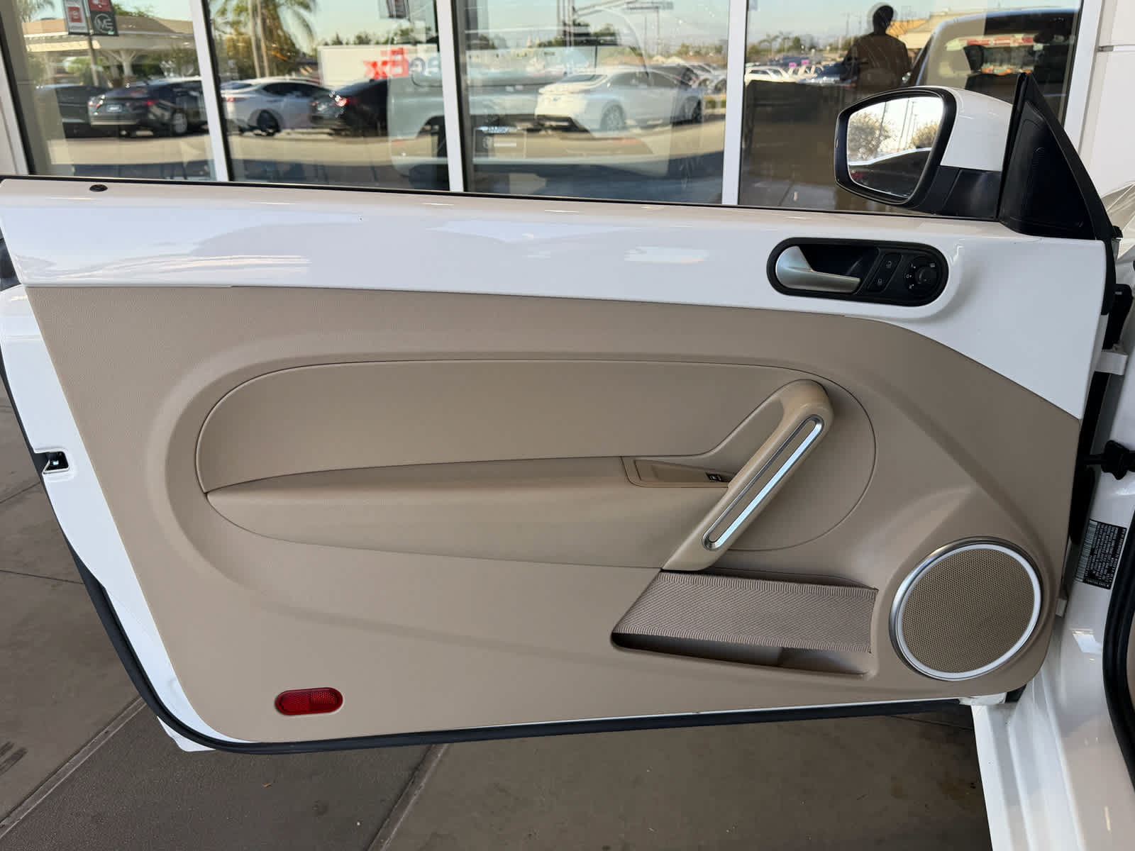 Used 2013 Volkswagen Beetle TDI FWD image 15