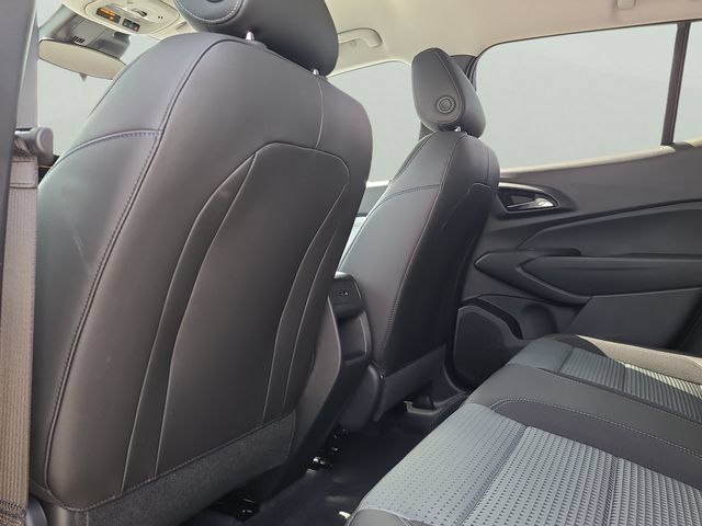 New 2026 Chevrolet Trax LT w/ Midnight Edition FWD image 10