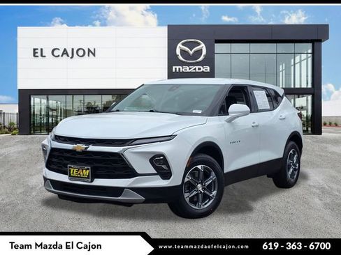 Used 2025 Chevrolet Blazer LT FWD image 1