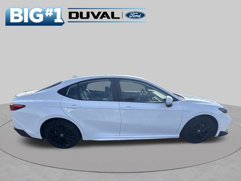 Used 2025 Toyota Camry XSE FWD image 6