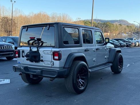 Used 2018 Jeep Wrangler Unlimited Sport S image 4