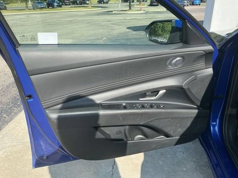 Certified 2024 Hyundai Elantra SEL w/ Convenience Package FWD image 17