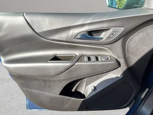 Used 2024 Chevrolet Equinox LT FWD image 17
