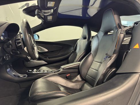 Used 2022 McLaren GT image 10