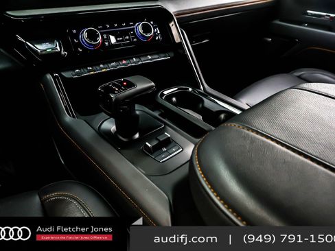 Used 2025 GMC Sierra 1500 AT4 image 6