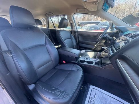 Used 2016 Subaru Outback 2.5i Limited AWD/4WD image 17