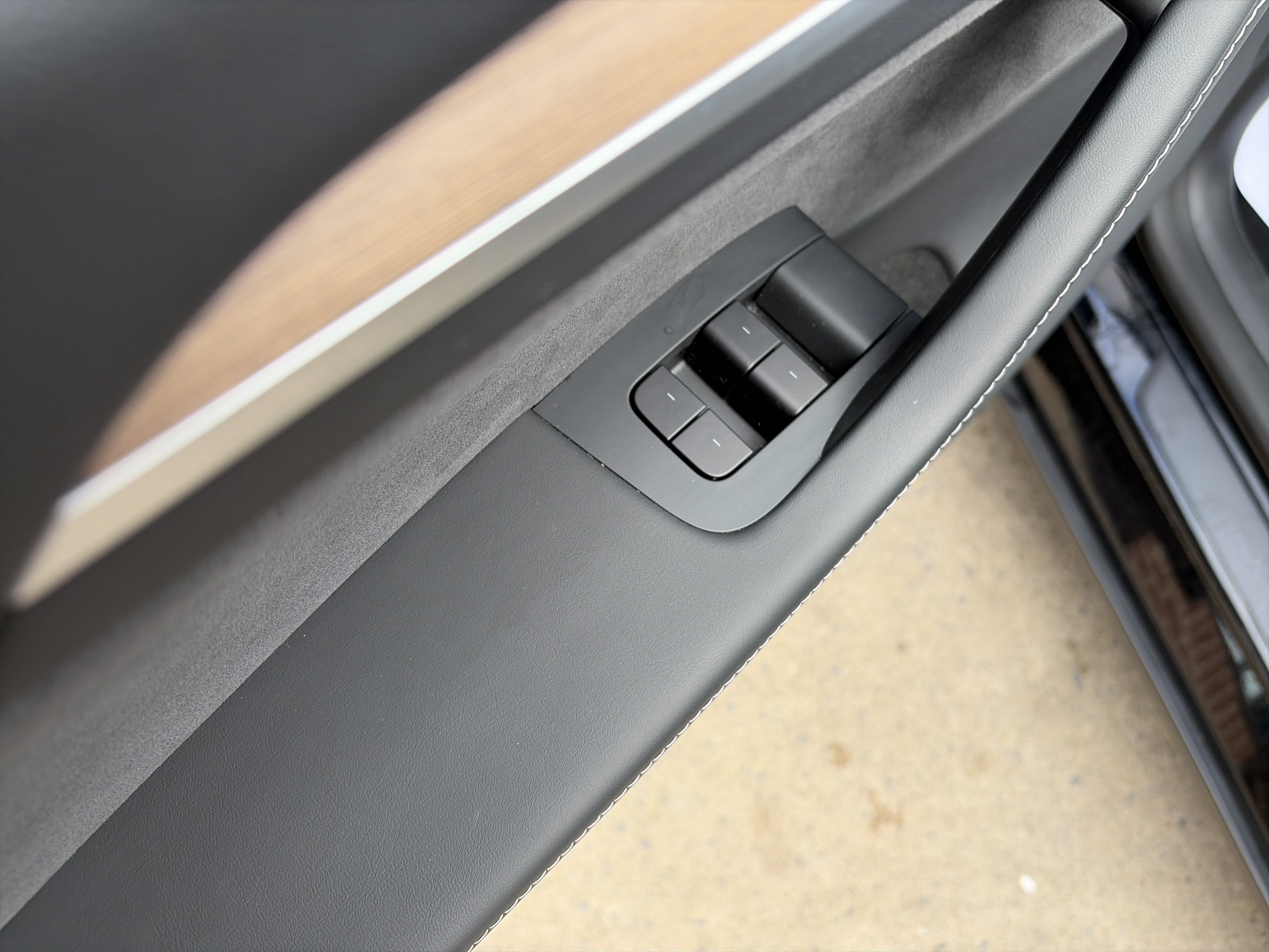 Used 2025 Tesla Model Y Performance AWD/4WD image 16