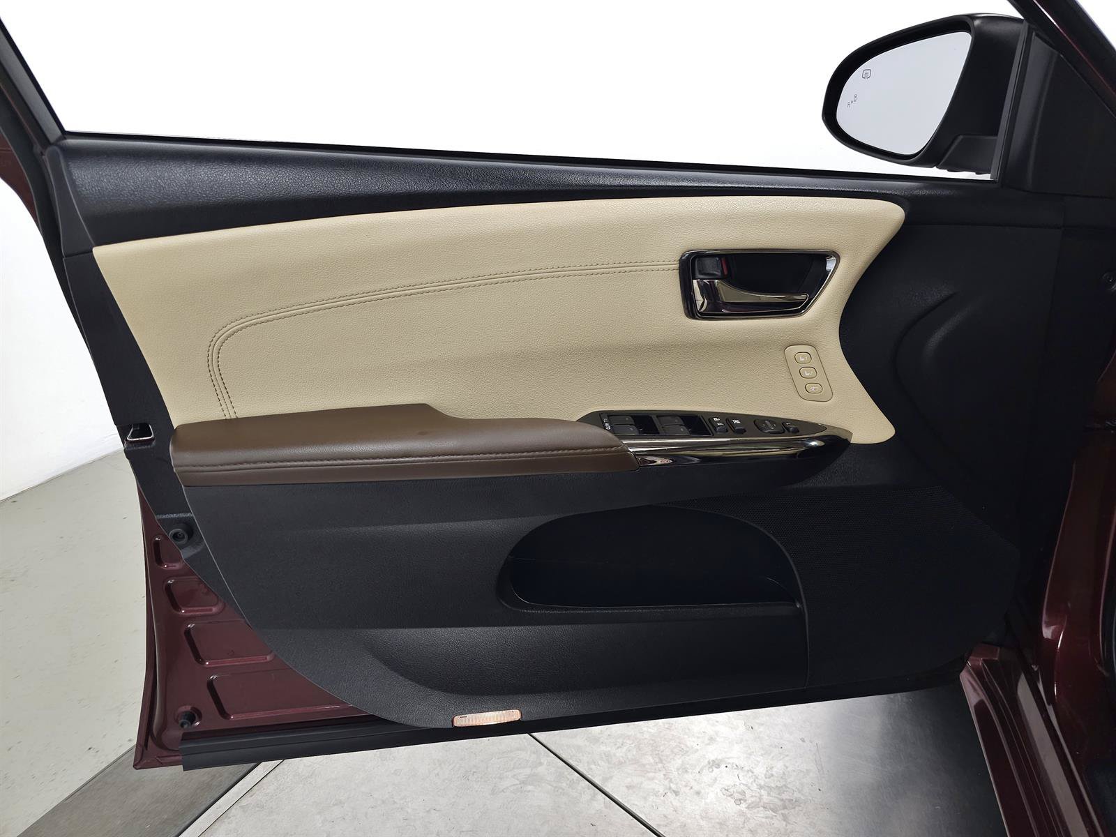 Used 2016 Toyota Avalon XLE Premium FWD image 11