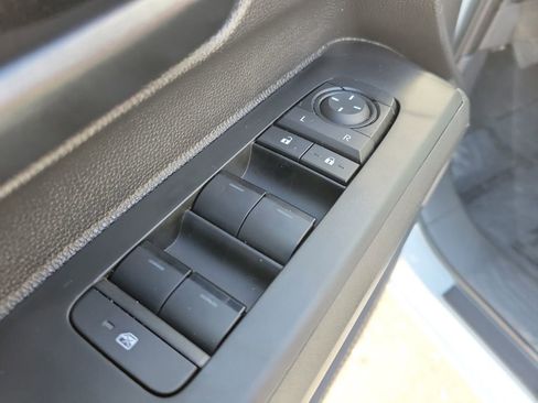 Used 2025 Toyota Tacoma SR image 14