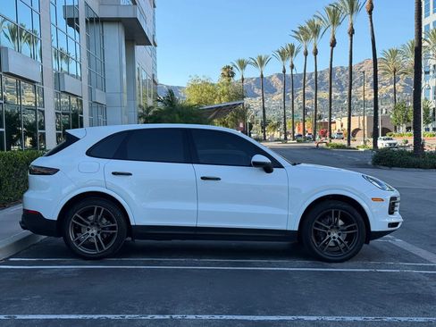 Used 2019 Porsche Cayenne AWD/4WD image 6