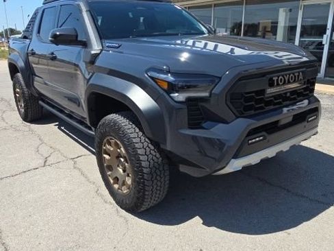 Used 2024 Toyota Tacoma 4x4 Double Cab Hybrid image 8