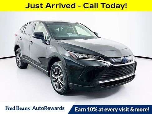 Used 2021 Toyota Venza LE image 1