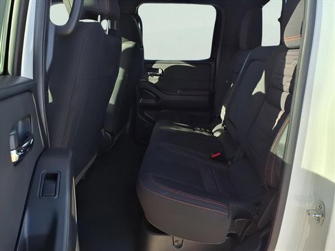 Used 2024 Nissan Frontier PRO-4X w/ Technology Package image 15