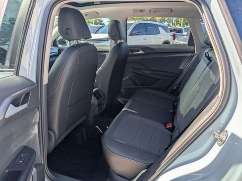 New 2026 Volkswagen Taos SE FWD image 8