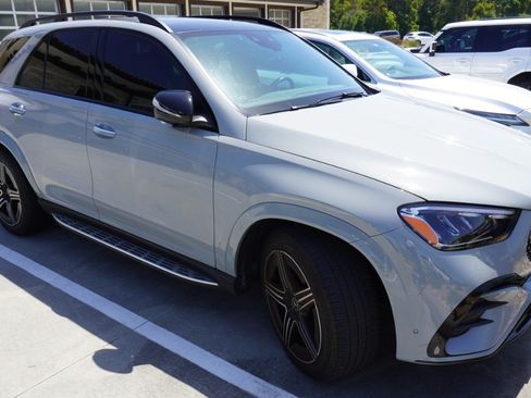 Used 2025 Mercedes-Benz GLE 450 4MATIC image 3