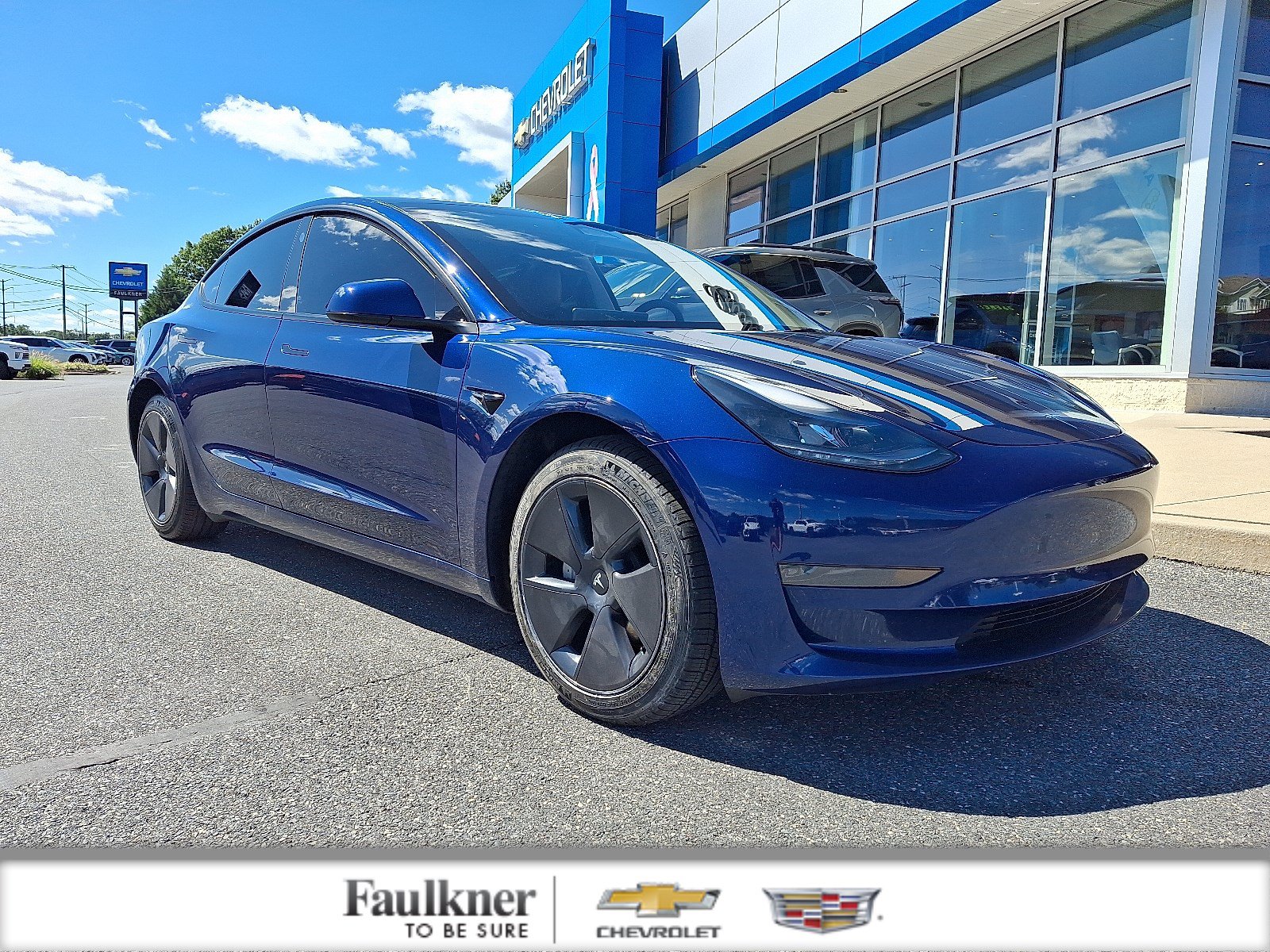 Used 2023 Tesla Model 3 Standard Range RWD image 1