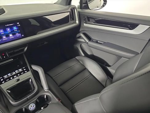 Certified 2026 Porsche Cayenne E-Hybrid AWD/4WD image 24
