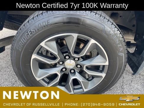 Used 2023 Chevrolet Silverado 1500 LT AWD/4WD image 40
