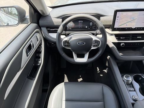 New 2026 Ford Explorer Active w/ Active Comfort Package RWD image 16