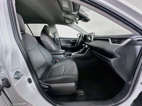 Used 2024 Toyota RAV4 XLE FWD image 29