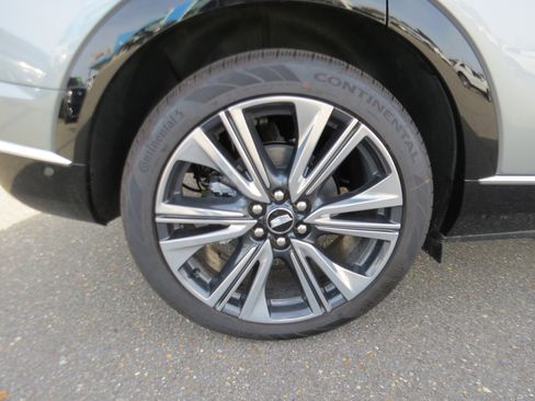 New 2026 Cadillac Optiq Luxury 2 image 10