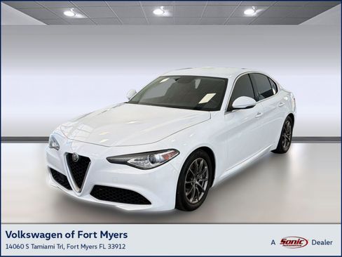 Used 2019 Alfa Romeo Giulia RWD image 1