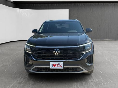 Used 2024 Volkswagen Atlas Cross Sport SE FWD image 8