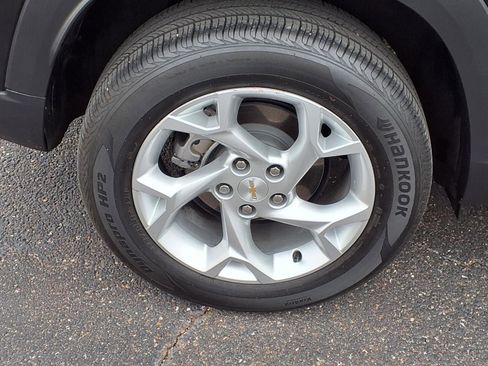 Used 2025 Chevrolet Trax LS w/ LS Convenience Package image 9