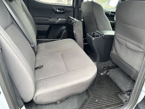 Used 2018 Toyota Tacoma TRD Sport w/ Technology Package AWD/4WD image 29