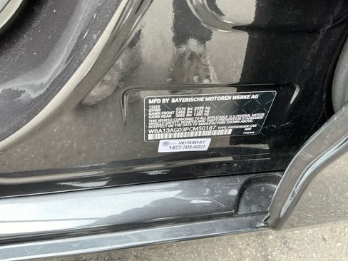 Used 2023 BMW 530e w/ Premium Package image 27