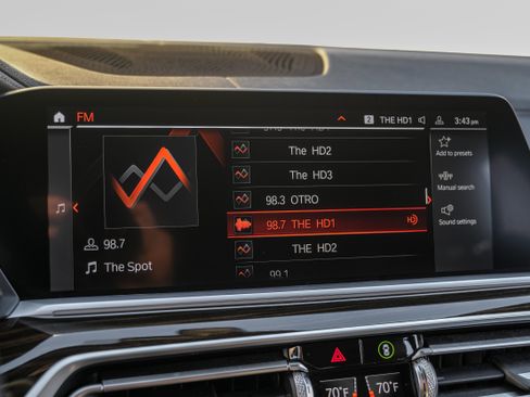 Used 2021 BMW X5 xDrive40i w/ Premium Package image 25