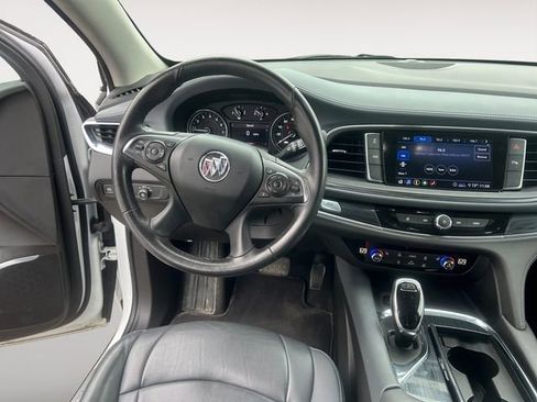 Used 2021 Buick Enclave Essence image 12