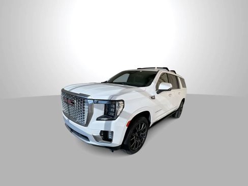 Used 2021 GMC Yukon XL Denali w/ Denali Ultimate Package AWD/4WD image 4