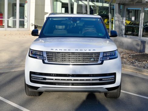 Used 2025 Land Rover Range Rover Long Wheelbase Autobiography image 2