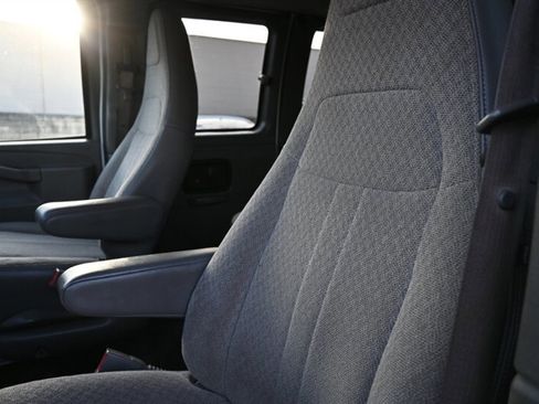 Used 2017 Chevrolet Express 3500 LT w/ LT Preferred Equipment Group image 15