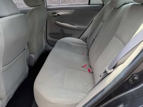 Used 2010 Toyota Corolla LE FWD image 18