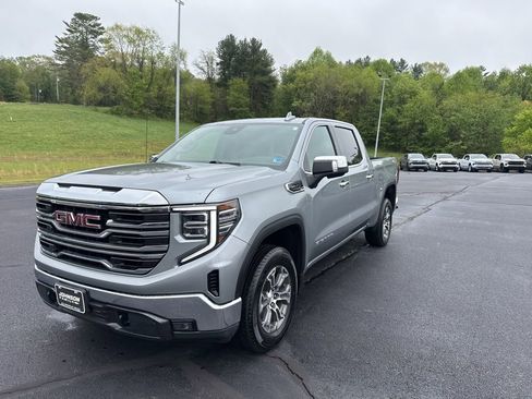 Used 2026 GMC Sierra 1500 SLT AWD/4WD image 4